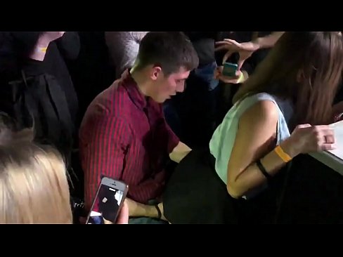 ❤️ Sess reali f'nightclub Russu. Tfajla Russa ta’ 18-il sena fl-anus u l-vaġina fucked f’nightclub ️❌ Porno vk fil-porn mt.eviewporn.ru